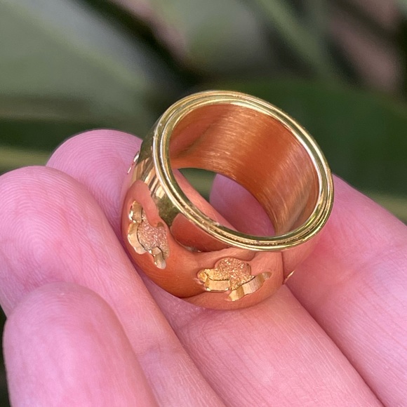 Gold tone stainless steel teddy bear wide band ring - Picture 7 of 12